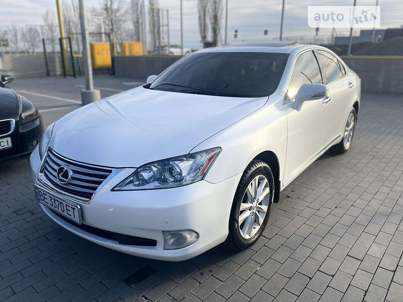 Седан Lexus ES 2011 в Первомайську