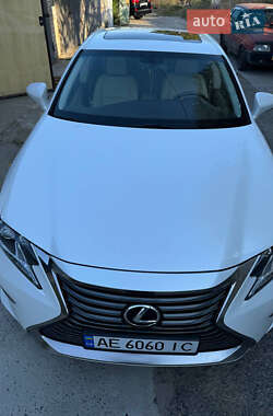 Седан Lexus ES 2016 в 