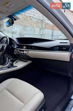 Седан Lexus ES 2016 в 