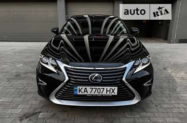 Седан Lexus ES 2015 в Киеве