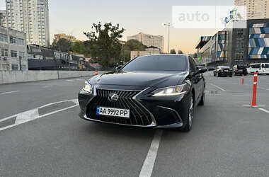 Седан Lexus ES 2022 в Киеве