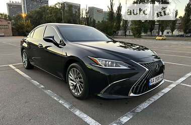 Седан Lexus ES 2022 в Киеве