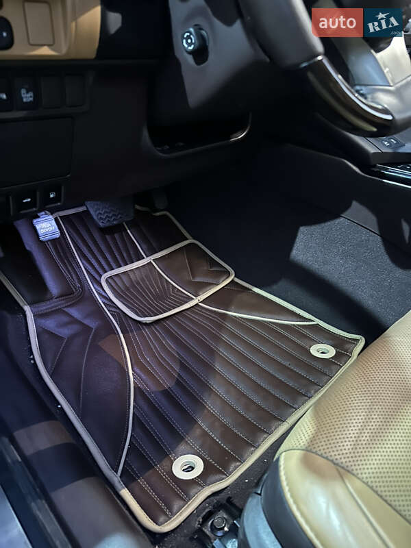 Седан Lexus ES 2016 в Киеве