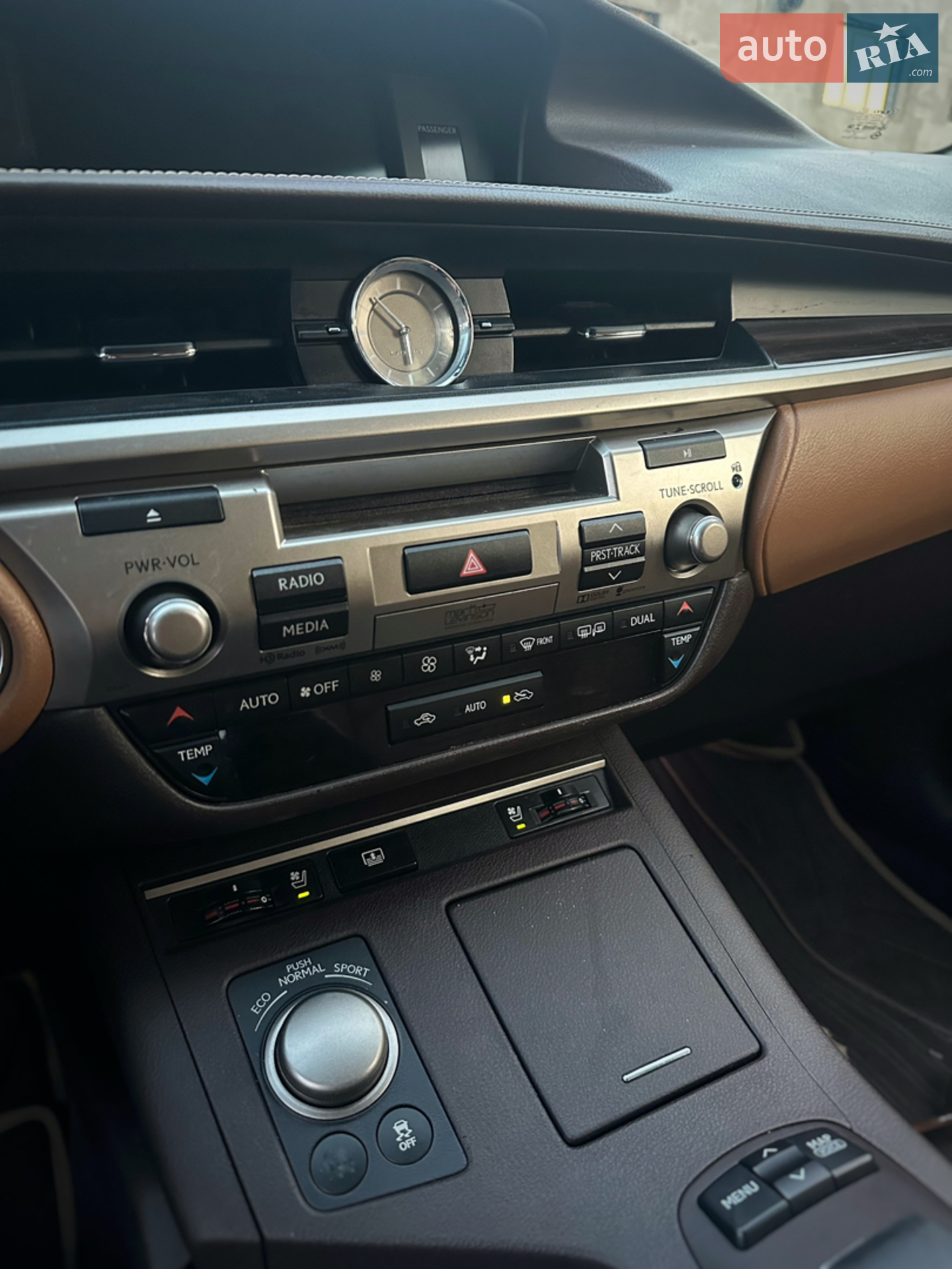 2016 Lexus ES - мініатюра 18