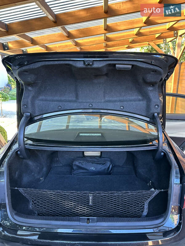 Седан Lexus ES 2017 в Хотове