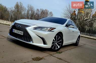 Седан Lexus ES 2018 в Дніпрі