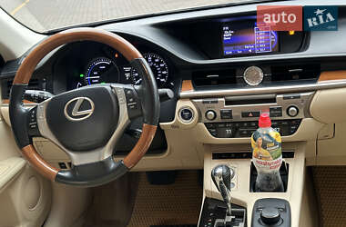 Седан Lexus ES 2013 в Києві