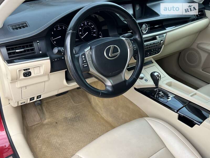 Седан Lexus ES 2013 в Киеве фото 39 Седан Lexus ES 2013 в Киеве