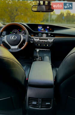 Седан Lexus ES 2013 в 
