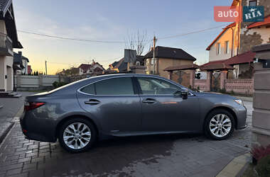 Седан Lexus ES 2014 в Тернополе