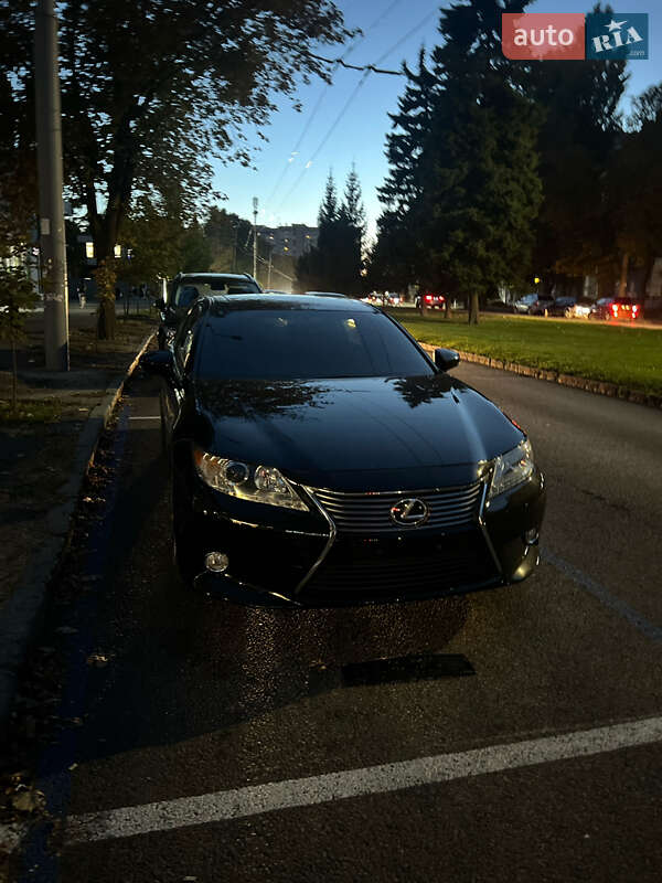 Седан Lexus ES 2015 в Одессе