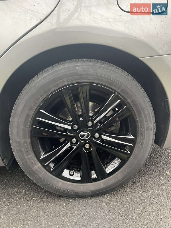 Седан Lexus ES 2014 в Черкассах