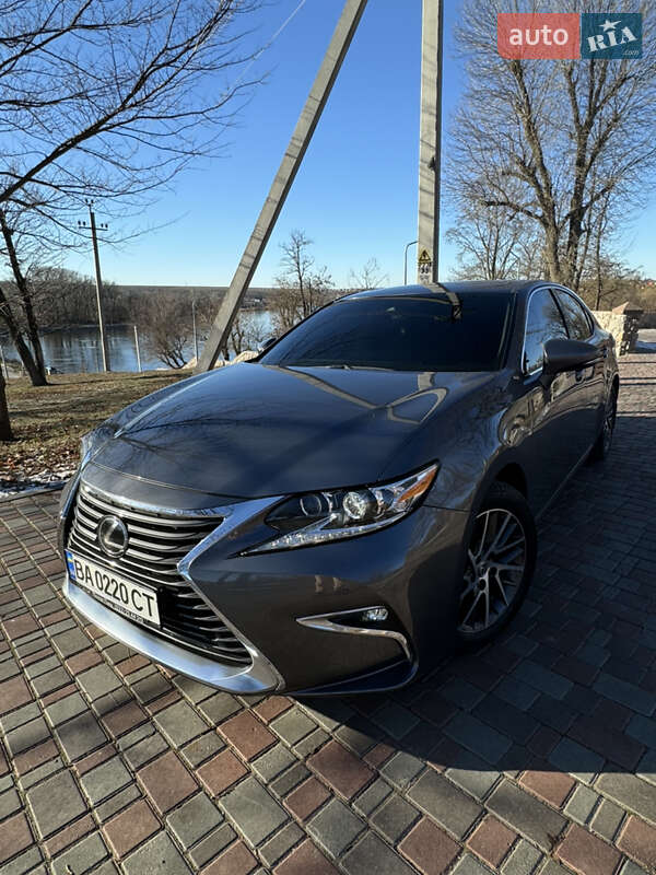 Lexus ES 2016
