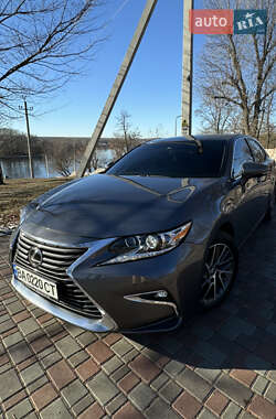 Седан Lexus ES 2016 в 