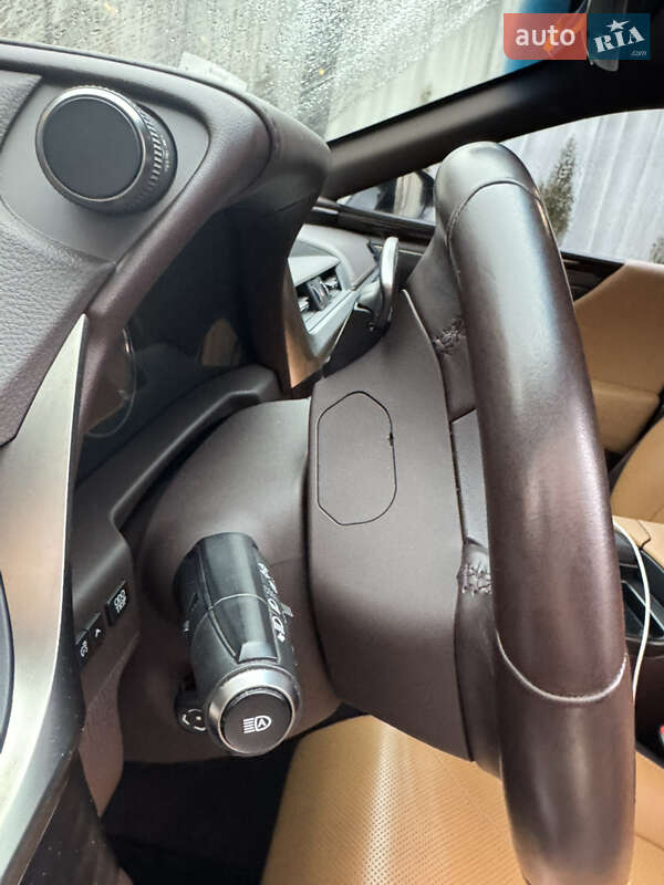 Седан Lexus ES 2018 в Киеве фото 21 Седан Lexus ES 2018 в Киеве