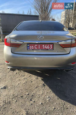 Седан Lexus ES 2015 в Киеве