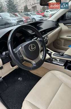 Седан Lexus ES 2014 в Києві