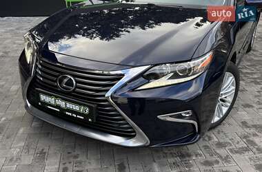 Седан Lexus ES 2015 в Киеве