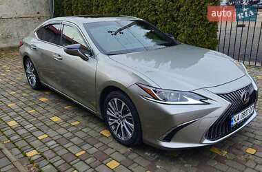 Седан Lexus ES 2020 в Києві