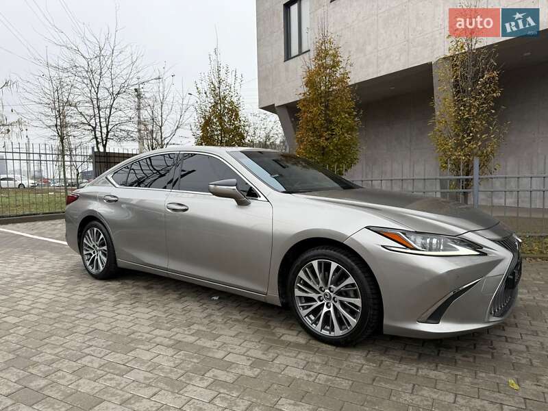 Седан Lexus ES 2020 в Києві