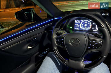 Седан Lexus ES 2019 в 