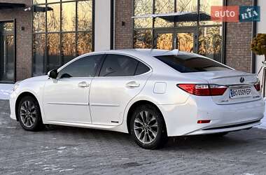 Седан Lexus ES 2015 в Тернополе