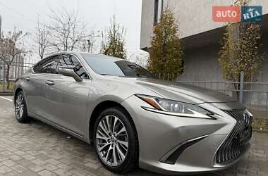 Седан Lexus ES 2020 в Киеве