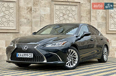 Седан Lexus ES 2019 в 
