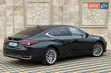 Седан Lexus ES 2019 в 