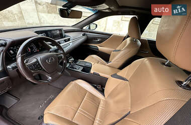 Седан Lexus ES 2019 в 