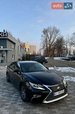 Седан Lexus ES 2016 в Киеве