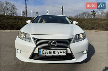 Седан Lexus ES 2013 в Умані