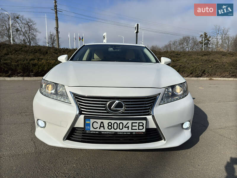 Седан Lexus ES 2013 в Умани