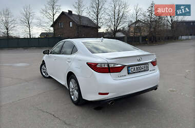 Седан Lexus ES 2013 в Умани