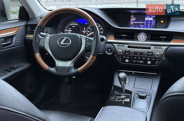 Седан Lexus ES 2012 в Днепре