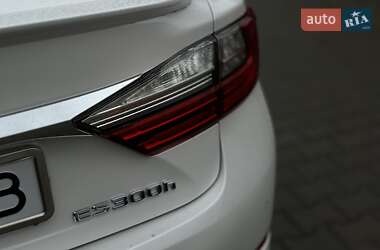 Седан Lexus ES 2017 в 