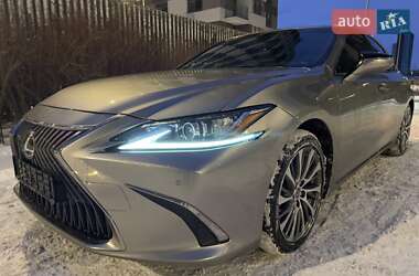 Седан Lexus ES 2020 в Киеве