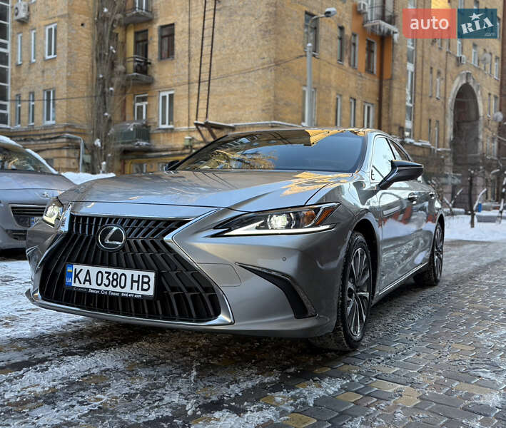 Седан Lexus ES 2021 в Киеве