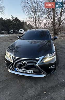 Седан Lexus ES 2017 в Першотравенську