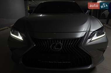 Седан Lexus ES 2020 в Киеве