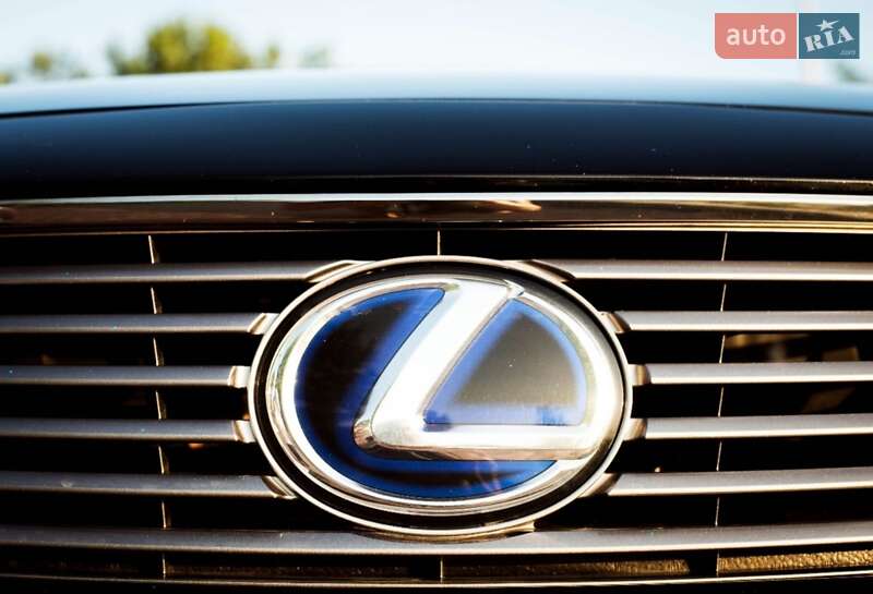 Седан Lexus ES 2013 в Києві