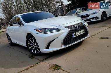 Седан Lexus ES 2018 в Дніпрі