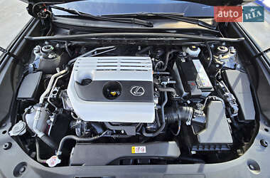 Седан Lexus ES 2021 в 