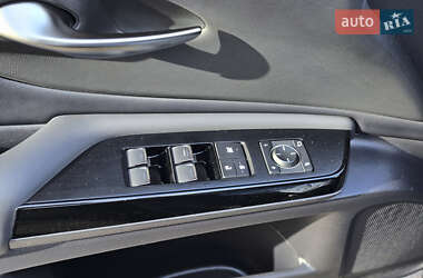 Седан Lexus ES 2021 в 