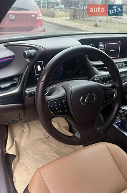Седан Lexus ES 2019 в 
