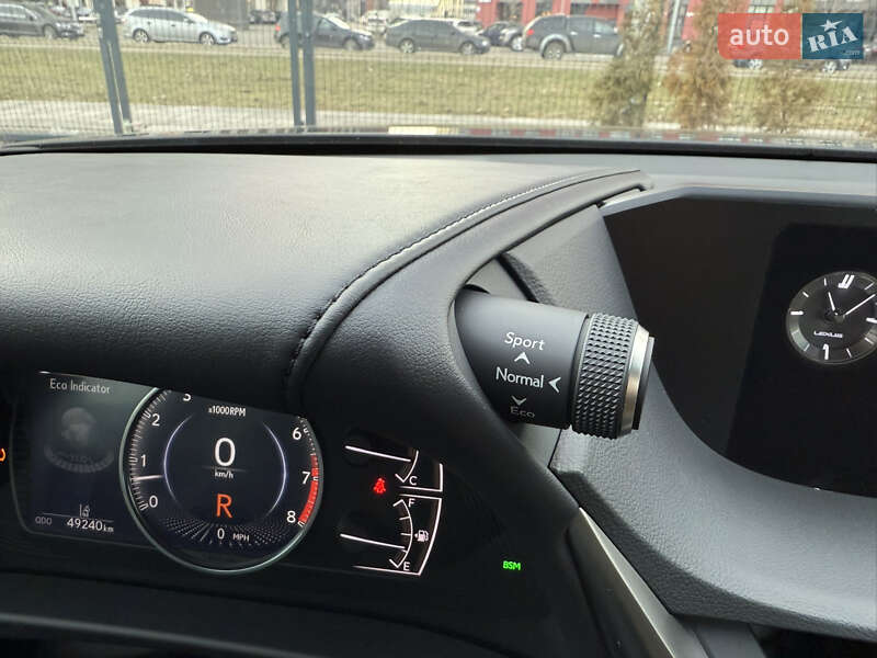 Седан Lexus ES 2019 в Киеве