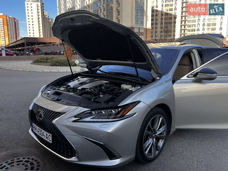 Седан Lexus ES 2019 в Одессе