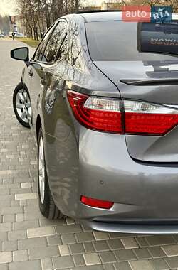 Седан Lexus ES 2013 в Одесі