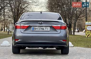 Седан Lexus ES 2013 в Одесі