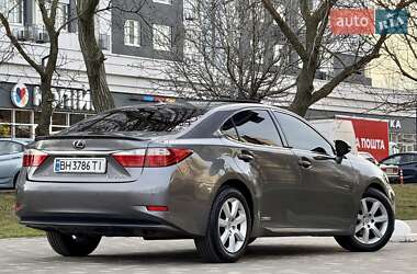 Седан Lexus ES 2013 в Одесі